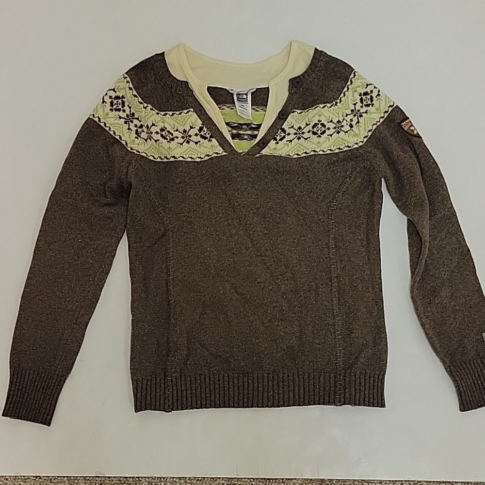 The North Face women's long sleeve v neck sweater sz medium